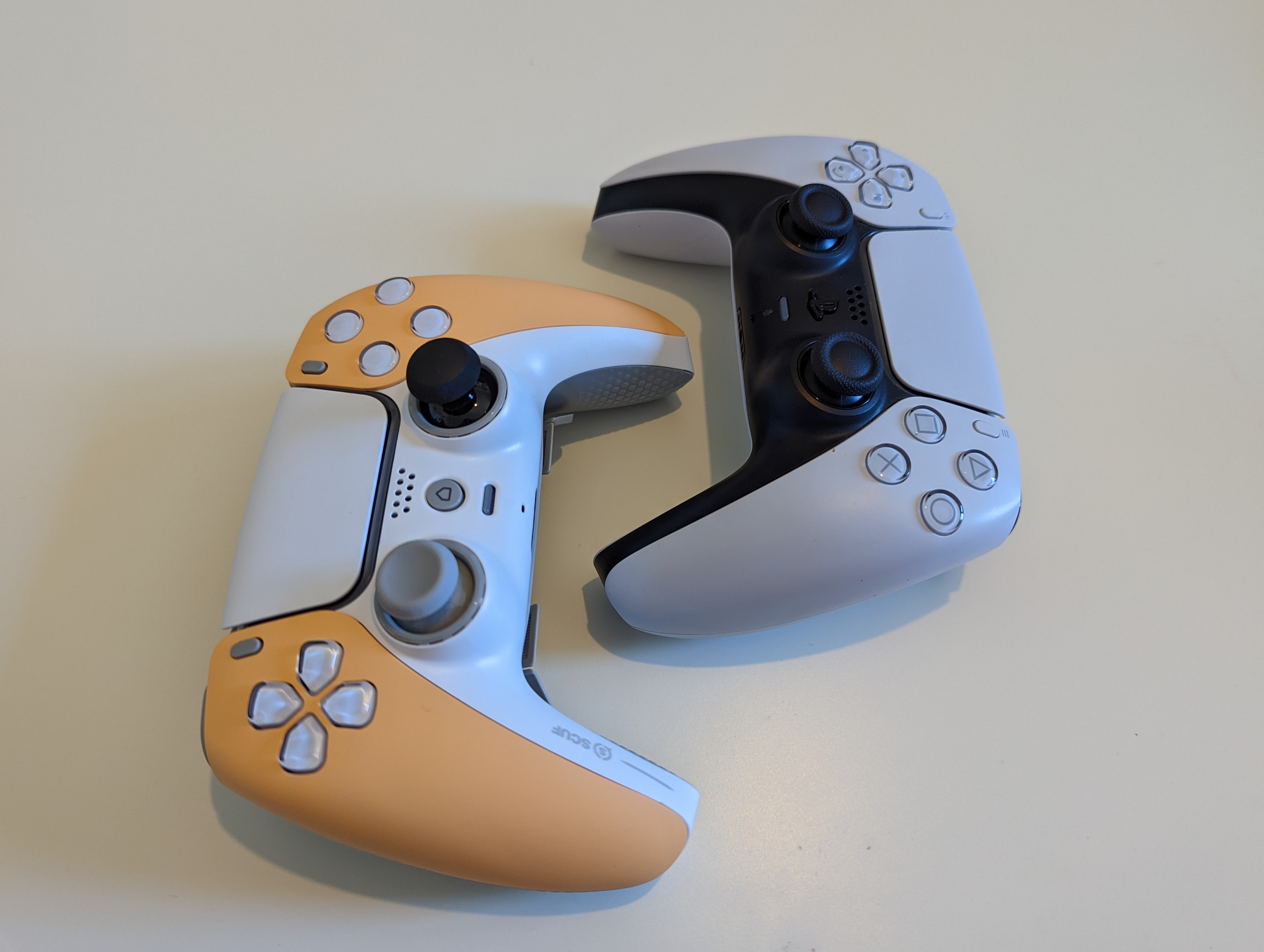 SCUF-Reflex vs. Dualsense