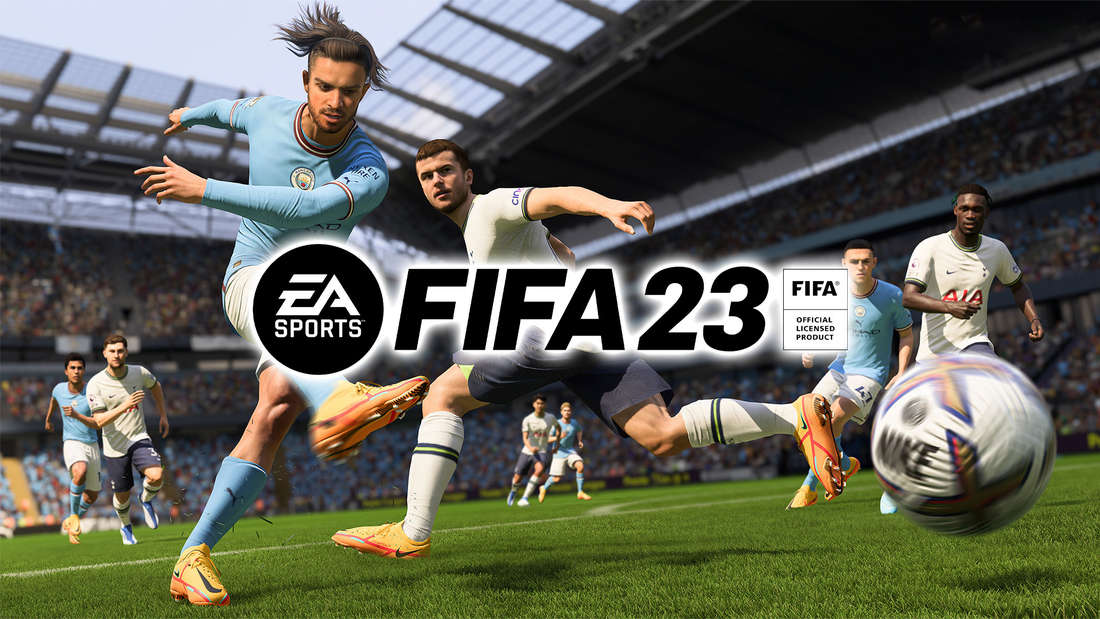 Jack Grealish schießt hinter dem Logo von FIFA 23 einen Ball